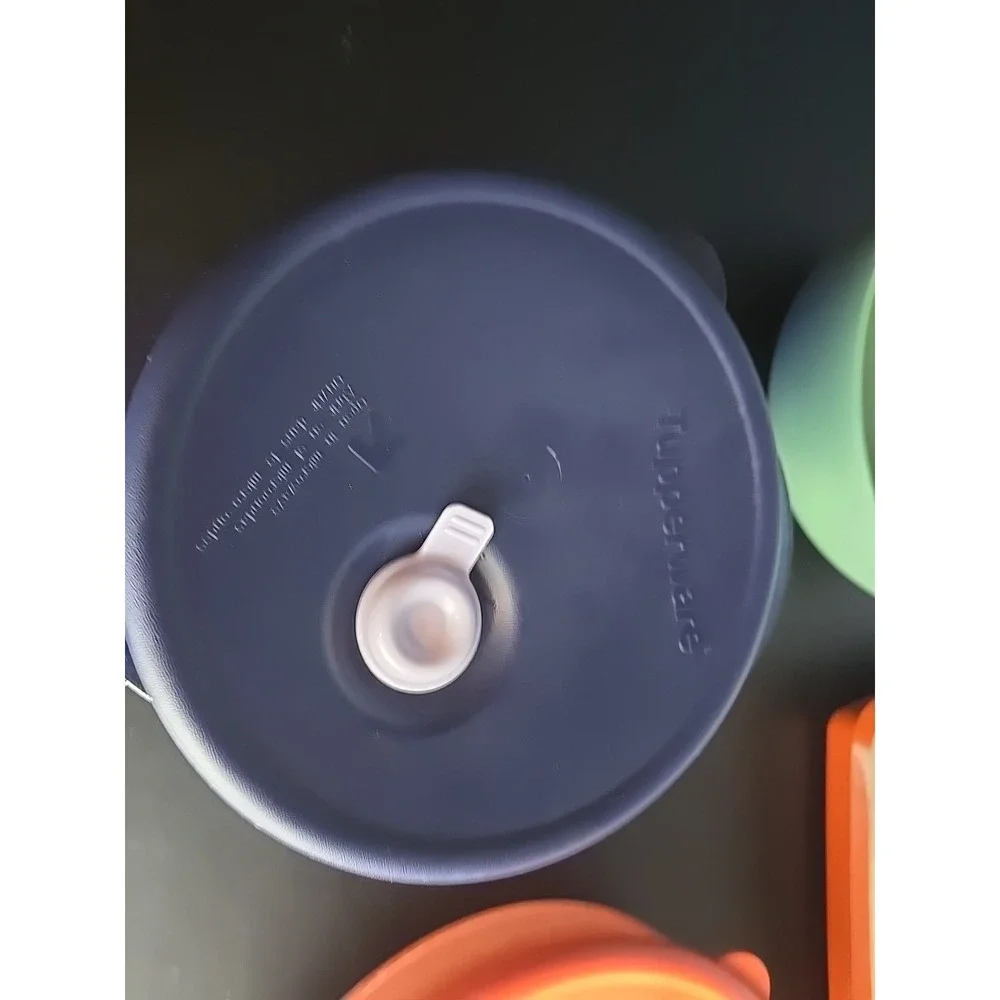 Tupperware 4152B-3 3703A-1 816-14 Vent and Serve Microwavable With Lids‎